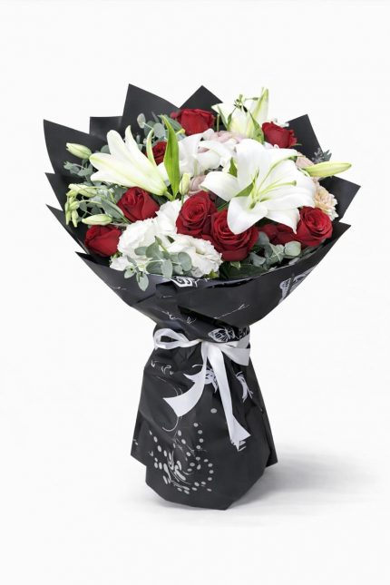 Beylikdüzü aynı gün teslim kırmızı gül beyaz lilyum buketi şık çiçek