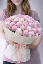 20 adet şakayık ile hazırlanmış özel tasarım şakayık buketi