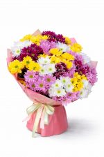 Karışık renk krizantemlerden hazırlanmış canlı ve dolgun buket