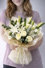 anneye beyaz lilyum gül buketi