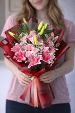 anneye özel pembe lilyum ve gül buketi,