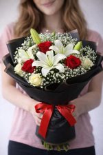 Beylikdüzü aynı gün teslim güller ve lilyumlar çiçek buketi