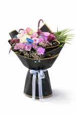 Krizantem ve güller karışık çiçek buketi