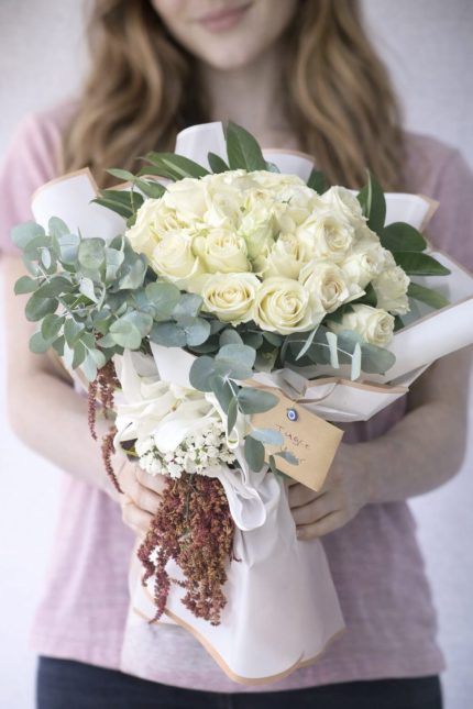 Beylikdüzü aynı gün teslim 41 beyaz gül buketi