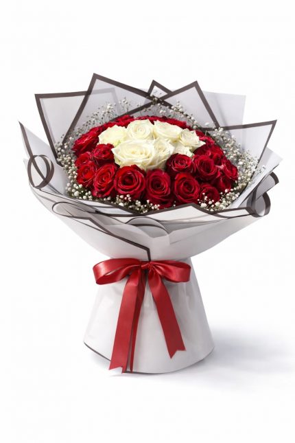 Beylikdüzü aynı gün teslim 33 gül buketi kırmızı beyaz