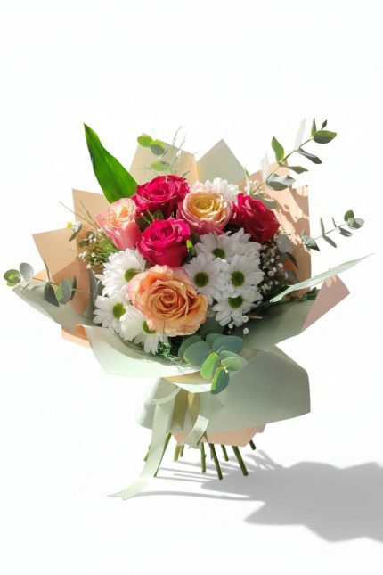 Gül ve papatyalar karışık çiçek buketi